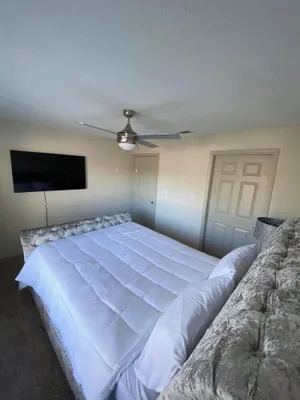 Image of Cozy Blues Stay W\/ FREE parking!!