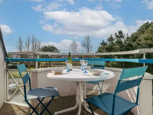 Image of Carnac: Studio pour 3 Pers, Balcon, à 500m Plages, Parking Inclus, TV, Lave-Linge, Lave-Vaisselle