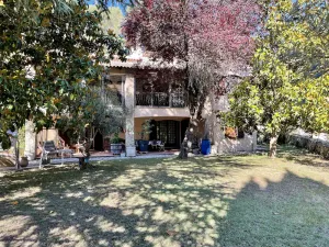 Image of Rez-de-jardin Indépendant D'une Villa Traditionnelle en Provence 128m2