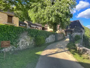 Image of Gites de Charme 18 Personnes Avec Tennis Dans un Parc de 2 ha . Idéal Familles