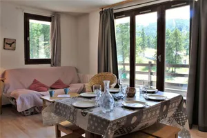 Image of 50m from resort center, 2nd floor, swimming pool, balcony, tv, ski locker, 37m², Risoul