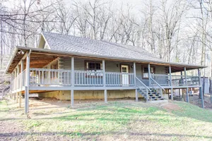 Image of Gorgeous 5 Bedroom Log Home Less Than 5 Minutes From Chaumette And Charleville.