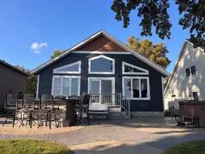 Image of Lovely lake house on Eagle Lake