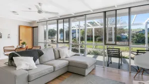 Image of 35 Degrees South 79 Laronde