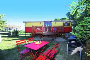 Image of Bungalow confortable à Saintes-Maries-de-la-Mer avec piscine