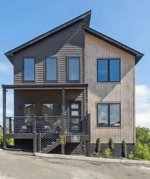 Image of This cabin is a 5 bedroom(s), 4.5 bathrooms, located in Sevierville, TN.