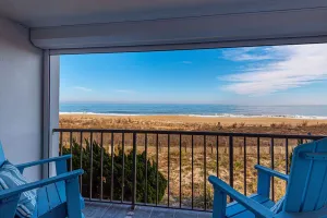 Image of Lovely 1-bedroom oceanfront condo with free WiFi and adjustable beds located uptown and directly on the beach!