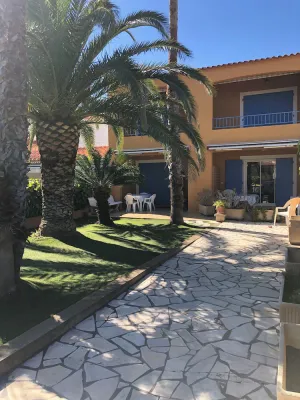 Image of Dans Petite Résidence Familiale Classée 2 Étoiles Joli Appartement