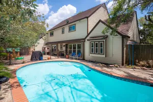 Image of 4 bed\/3.5 bath home away from home in Katy, Texas.