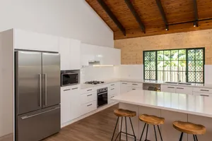 Image of Family holiday house walking distance to Cylinder and Deadmans Beaches.