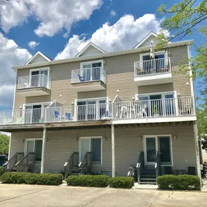 Image of Newly Updated Large 3br Bayside Townhome Perfect for Families!