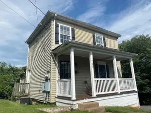 Image of Walk to Hospital, Heart of City, Bring Fido!