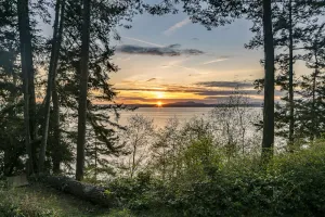Image of Enjoy Roseberry Cottage! Updated westside beach access with stunning views