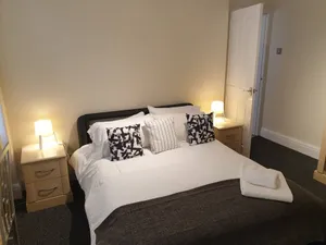 Image of South Shield's Hidden Gem Emerald Apartment sleeps 6 Guests