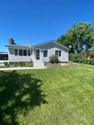 Image of Synchrodestiny 1 is joyful with a beautiful Mountain View from front yard
