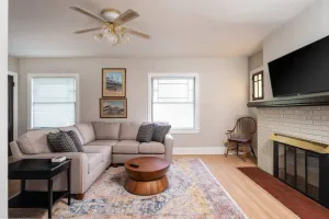 Image of Spacious 2B\/1BA in Buzzing Louisville Neighborhood