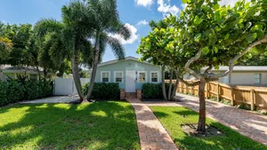 Image of Updated East Boca House