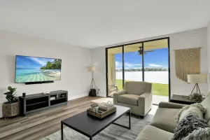 Image of Wow! Waterfront condo & Boat dock@Palm Beach