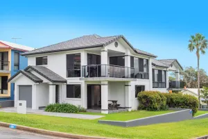 Image of AS NEW SPARKLING 3 BEDROOM TOWNHOUSES ON THE GOLF COURSE