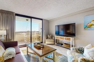 Image of 2nd Floor Open Condo, On-site restaurant w\/ bar, Multiple pools