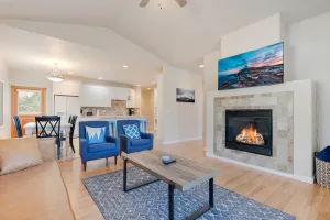Image of Spacious 1 Level Sisters Home - Walk to Downtown