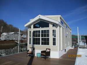 Image of Glamping Floating Cottage Boat, Near Pittsburgh, PA, Beaver River Views