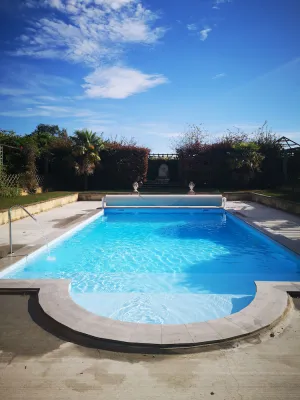 Image of House of CHARACTER, large garden PRIVATE SWIMMING POOL not overlooked, IDEAL FOR A FAMILY