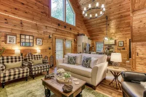 Image of Luxurious Retreat | Hot tub, amazing deck, wifi