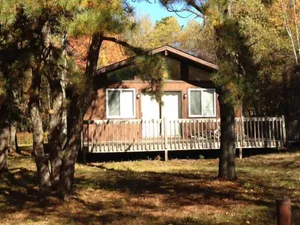Image of Pet Friendly Cozy Cottage, Fireplace And Free Bed Linens