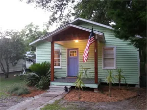 Image of Enjoy Southern Charm @The Sweetest Spot in town! Shops, Restaurants, & Islands.