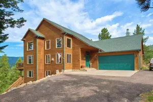 Image of Coyote Cottage Retreat Hot Tub Deck Mtn Views