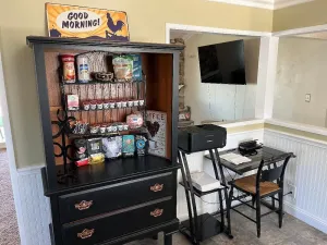 Image of Peaceful & Cozy 3 bedroom Ranch-Home w\/Fireplace and Gaming Garage!