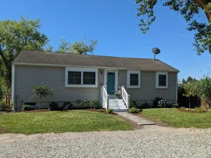 Image of Salty Air & Beautiful Marsh Views: Paradise!
