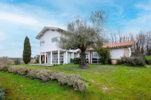 Image of Les Vignes - 4 chambres piscine et grand jardin