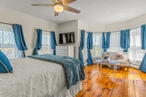 Image of Charming 4BR Victorian Mystic Downtown