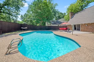 Image of 5 minutes to St. Francis Hospital • Central • Great for families