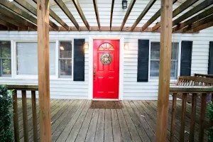 Image of Waterfront cottage with dock on Lake Hartwell