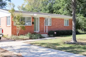 Image of Cozy house centrally located close to everything.