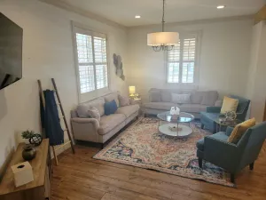 Image of Well-equipped 3BR\/3BA with large common space in the heart of Historic Downtown