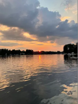 Image of Escape to Tranquility: Lakefront Cottage Just Minutes from Ann Arbor, MI\"