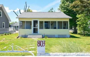 Image of Sunnyside Up - Small Dog Friendly Waterfront Cottage