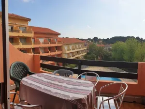 Image of Modern Apt w\/ Mezzanine, Balcony & Parking - Steps to Beach & Shops, Pool Access