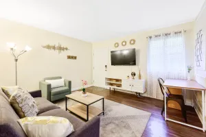 Image of Dapper Digs - King Bed - Long Term Stays - Duke