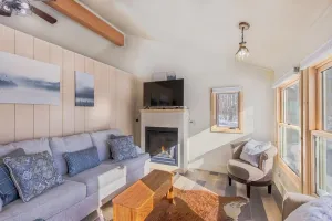 Image of Cozy Bear Den - Sauna New Kitchen Fireplace Large Tv Wifi Indoor Sauna