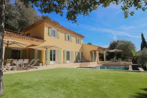 Image of Quiet villa 10' from the center