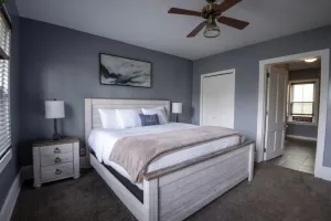 Image of Spacious 4 BR 3BA Mins to Starved Rock