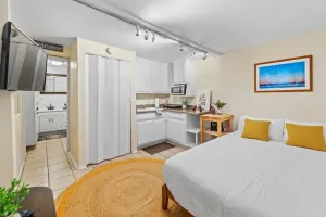 Image of Netflix, Stocked Kitchenette, Beach Gear