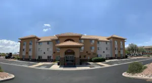 Image of Comfort Inn & Suites near Kino Sports Complex