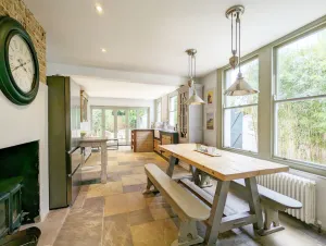 Image of A town house that sleeps 6 guests  in 3 bedrooms