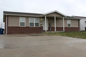 Image of Quiet and Comfortable!  5 minutes away from parks\/hospitals